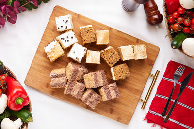 CUTIUTA CU PRAJITURI DE CASA