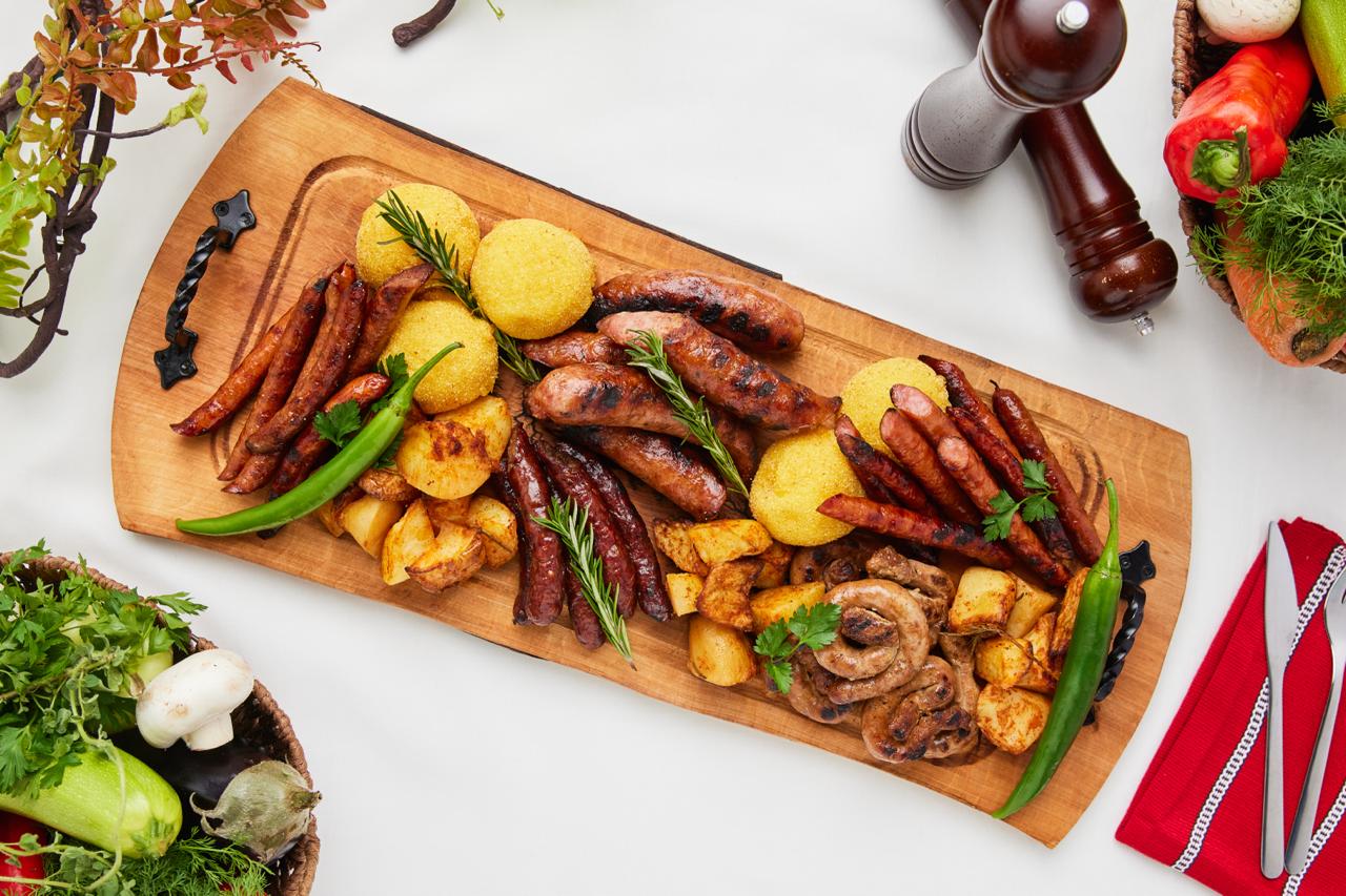 PLATOU MIX DE CARNATI