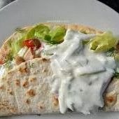 Wrap cu pui si sos de iaurt